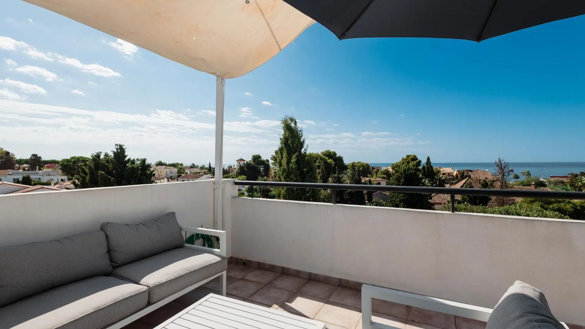 Cozy Holiday Home At The Beach In Costabella, Marbella