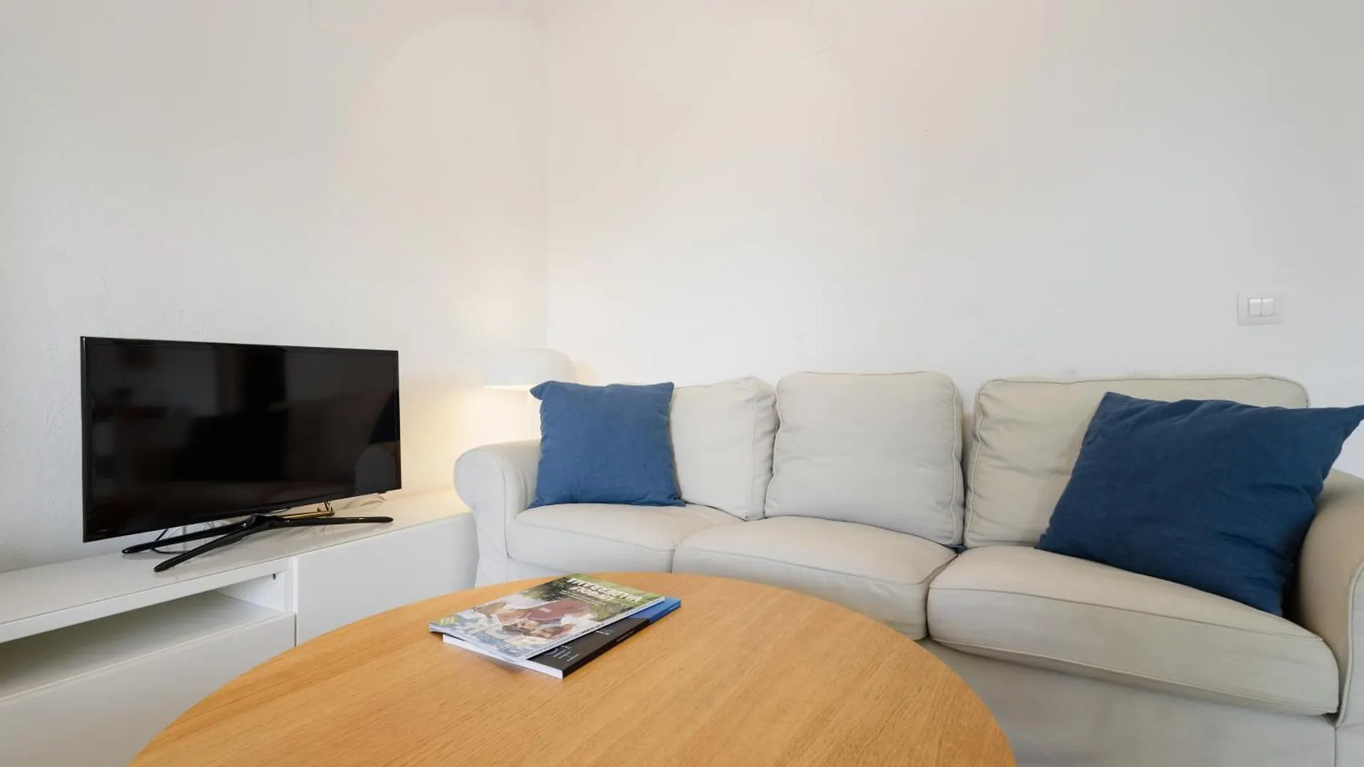 Cozy Holiday Home At The Beach In Costabella, ماربيا