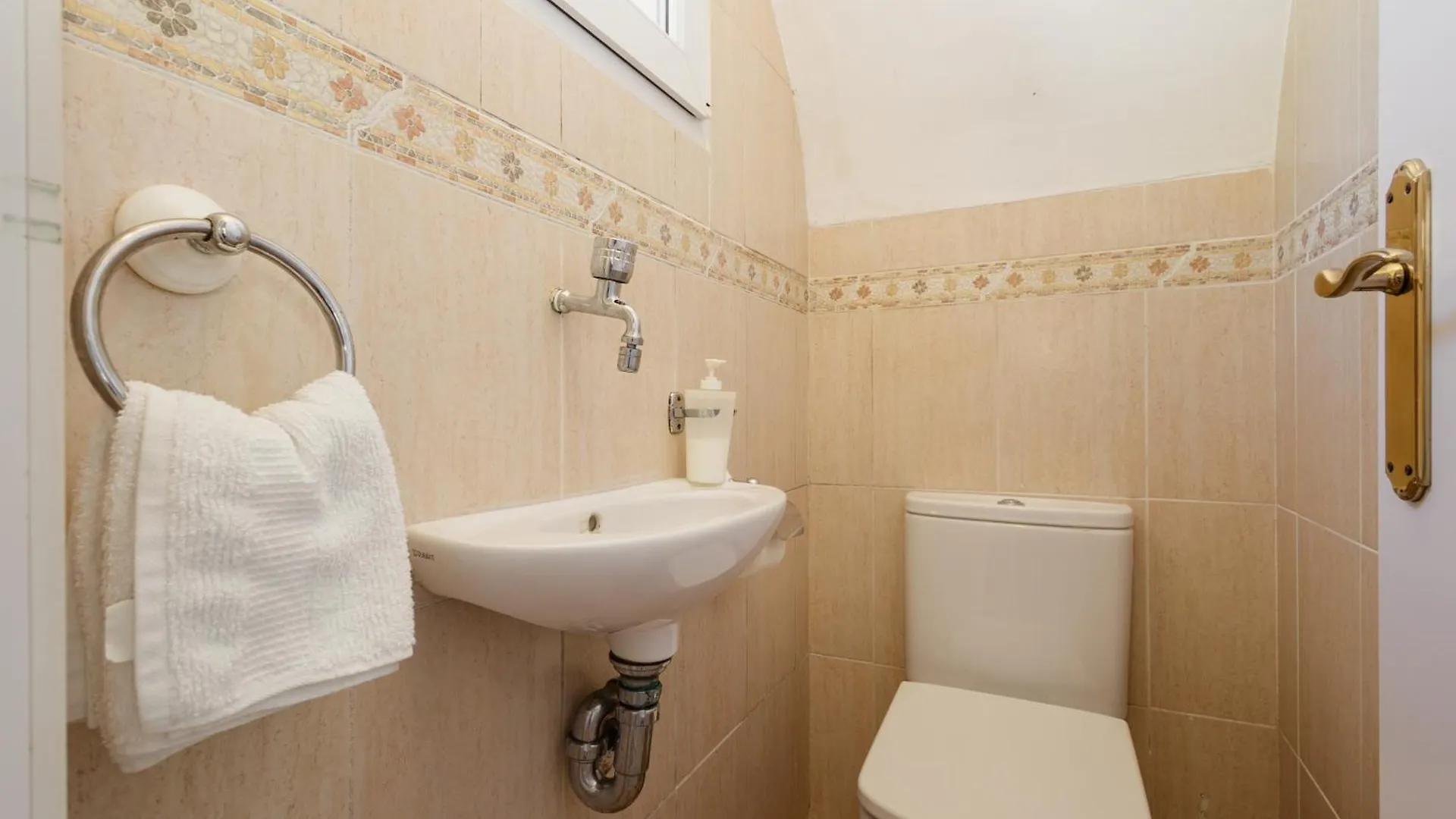 Cozy Holiday Home At The Beach In Costabella, ماربيا