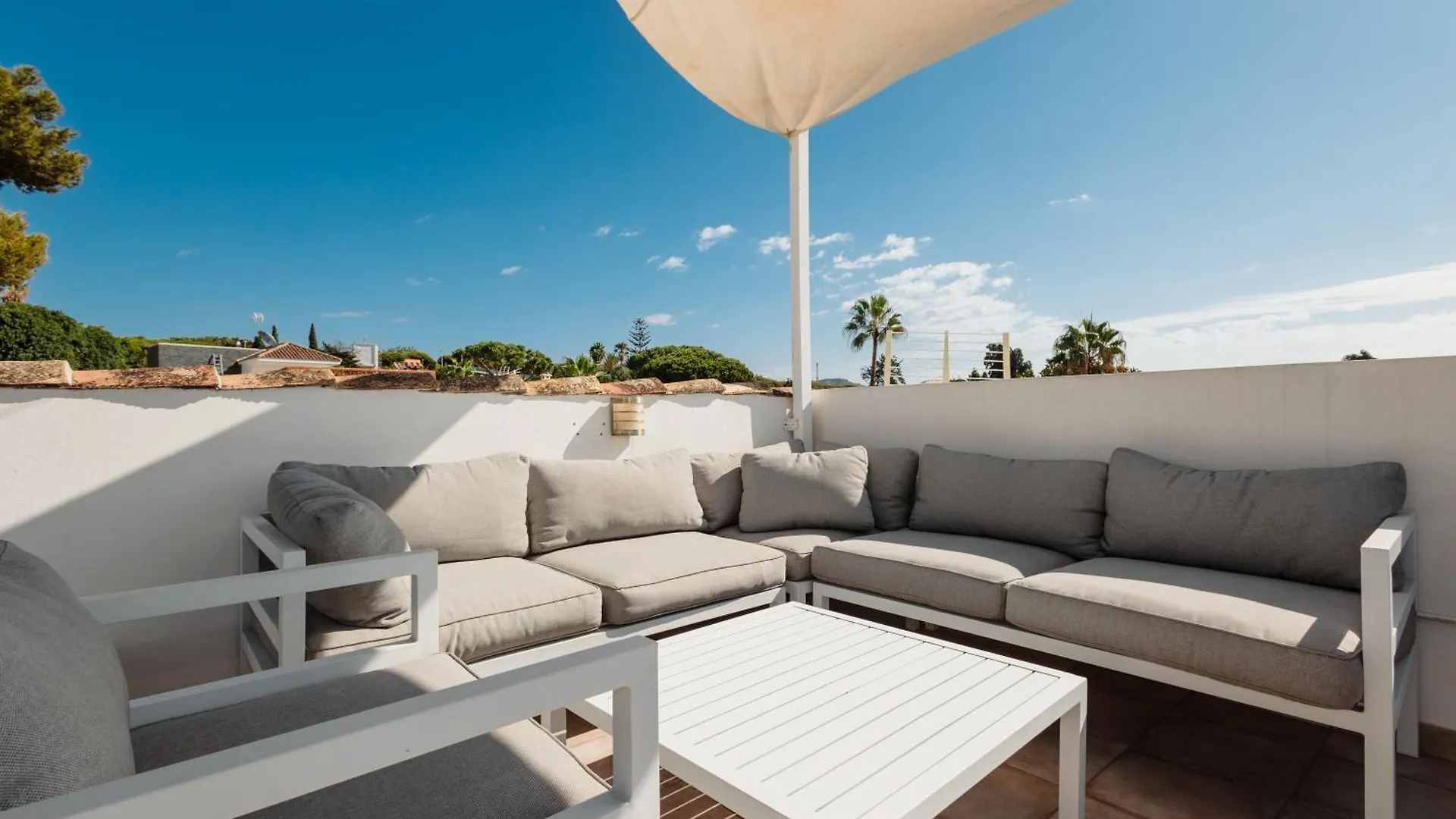 Cozy Holiday Home At The Beach In Costabella, ماربيا 0*,