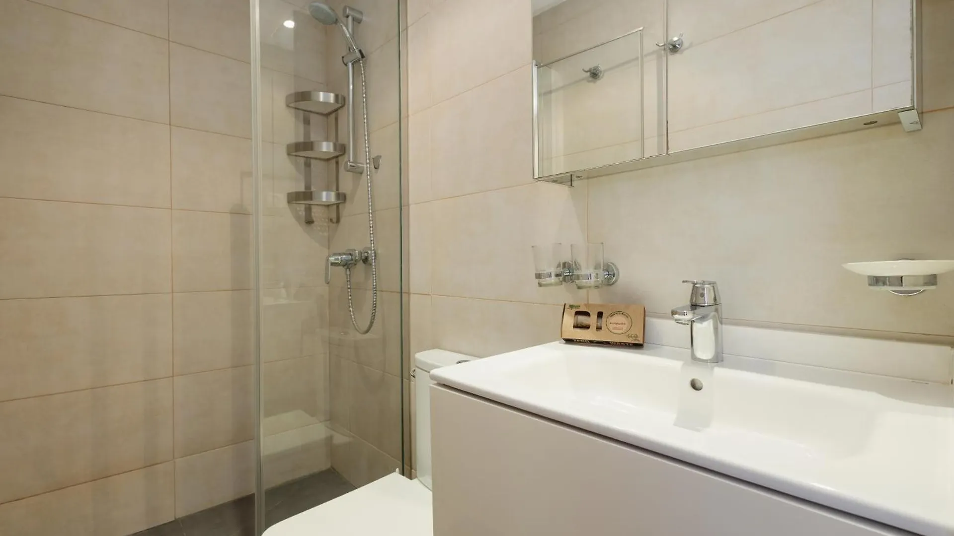 Cozy Holiday Home At The Beach In Costabella, ماربيا