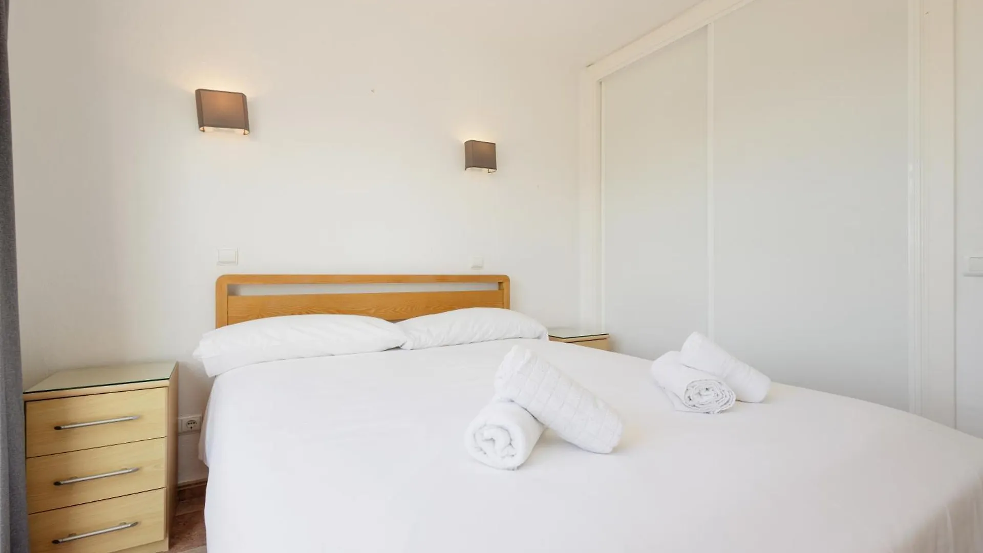 Cozy Holiday Home At The Beach In Costabella, ماربيا