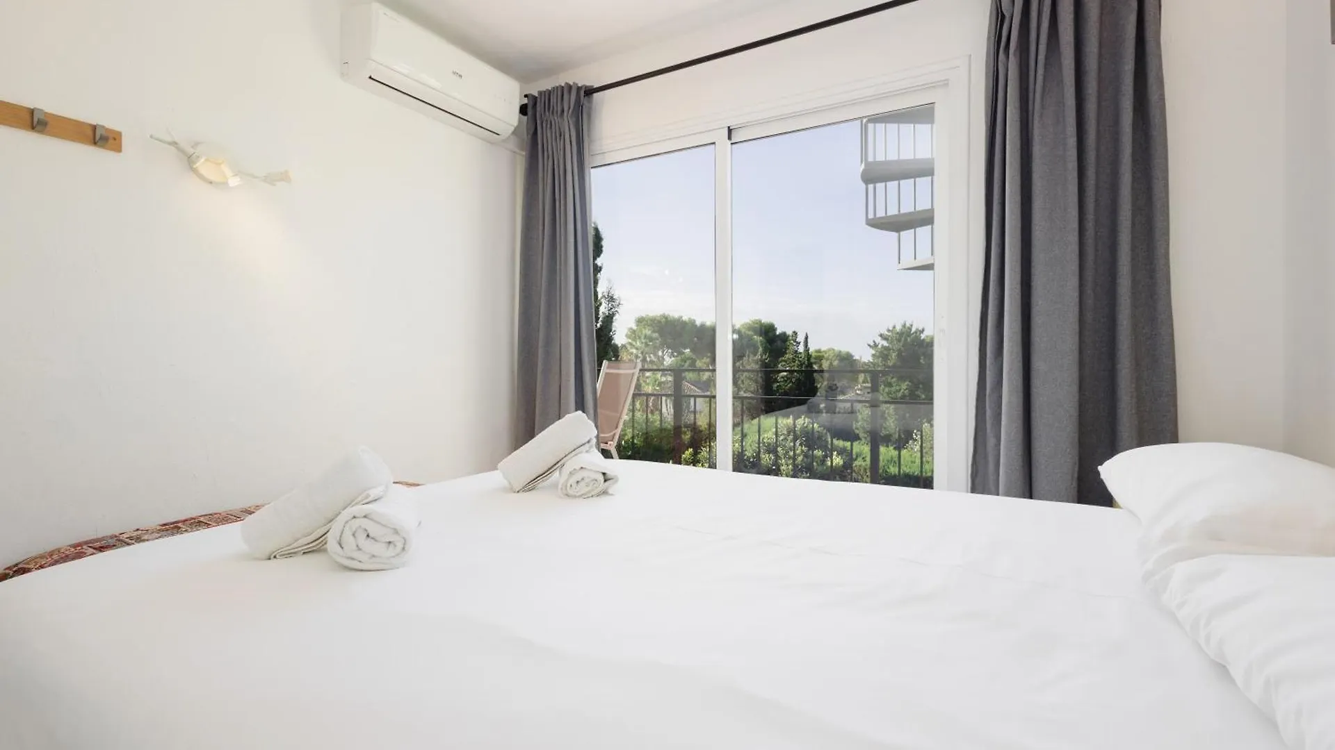 Cozy Holiday Home At The Beach In Costabella, Marbella