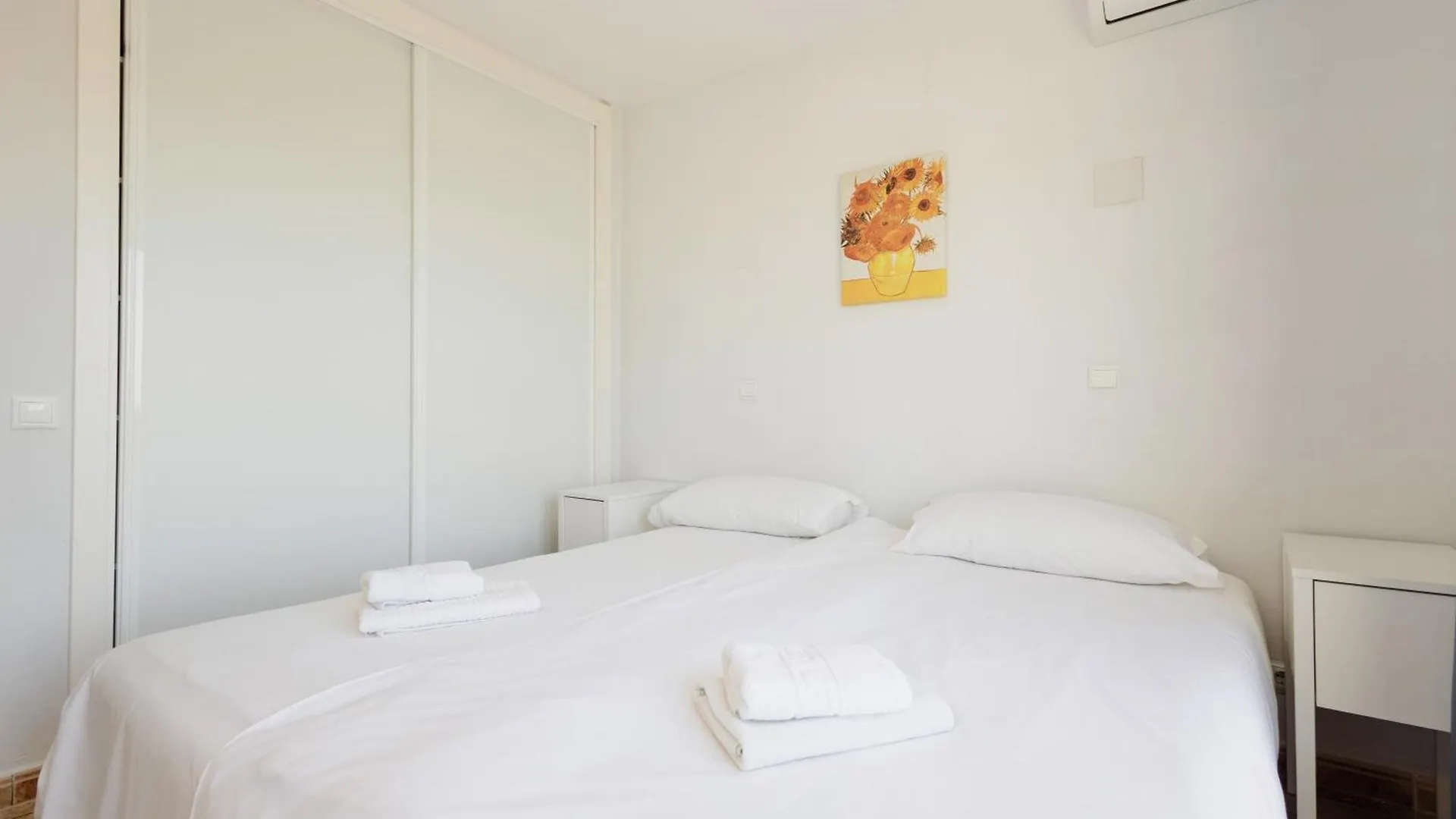 Cozy Holiday Home At The Beach In Costabella, ماربيا إسبانيا