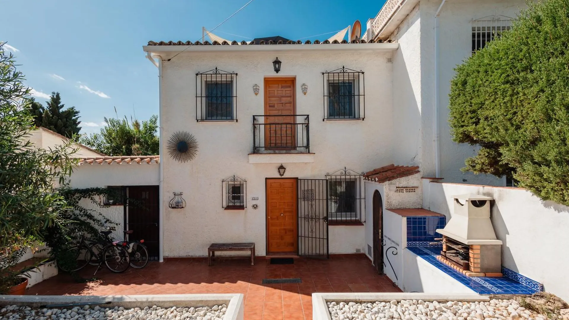 Cozy Holiday Home At The Beach In Costabella, ماربيا