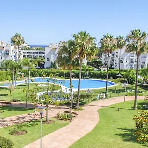 Apartment Great 2 Bedroom Near Puerto Banus, Marbella