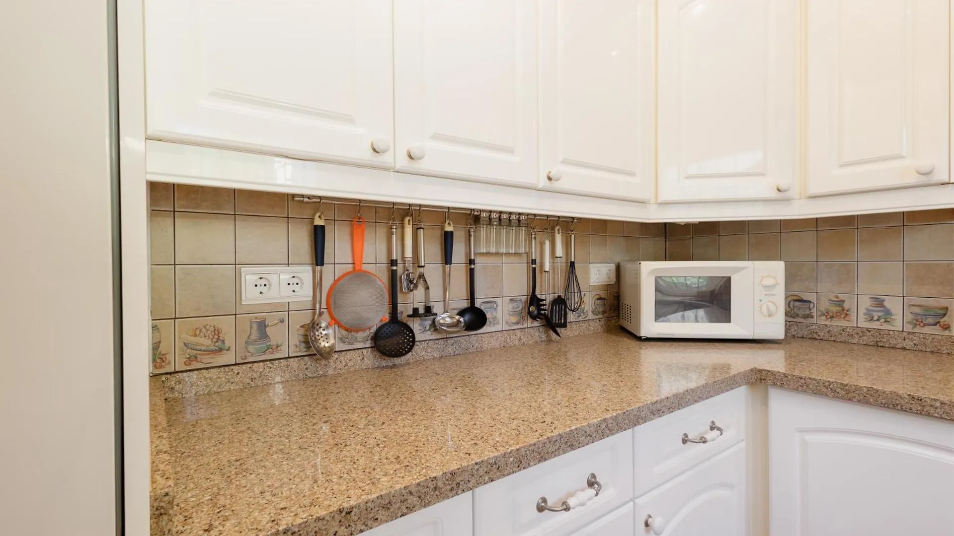 Cozy Holiday Home At The Beach In Costabella, Marbella Spain